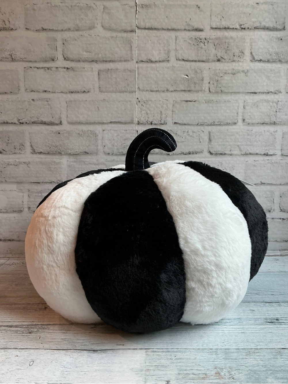 MARTHA STEWART 14x13 Two Tone Koda 3d Pumpkin Pillow